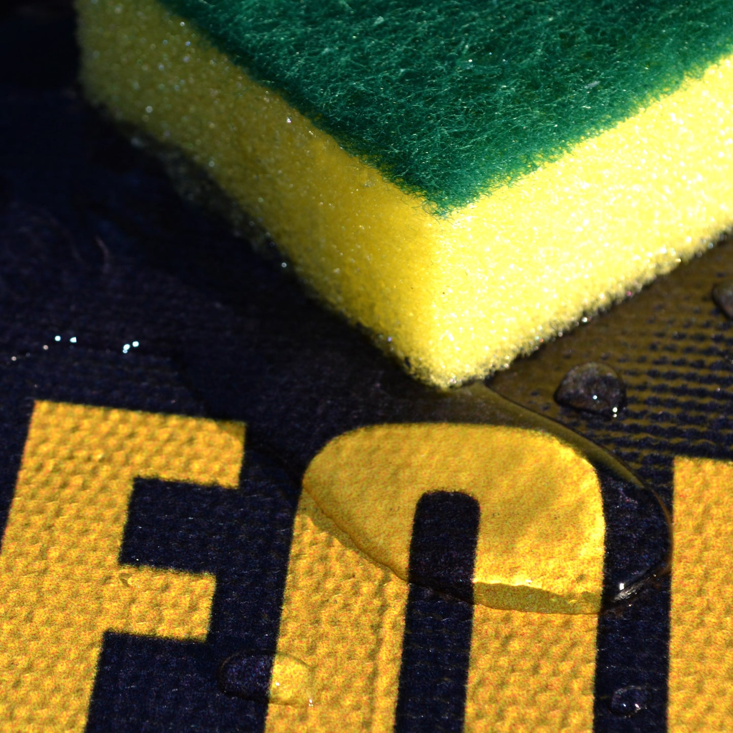 Notre Dame Fighting Irish Vinyl Grill Mat - 26in. x 42in. - ND Primary Logo