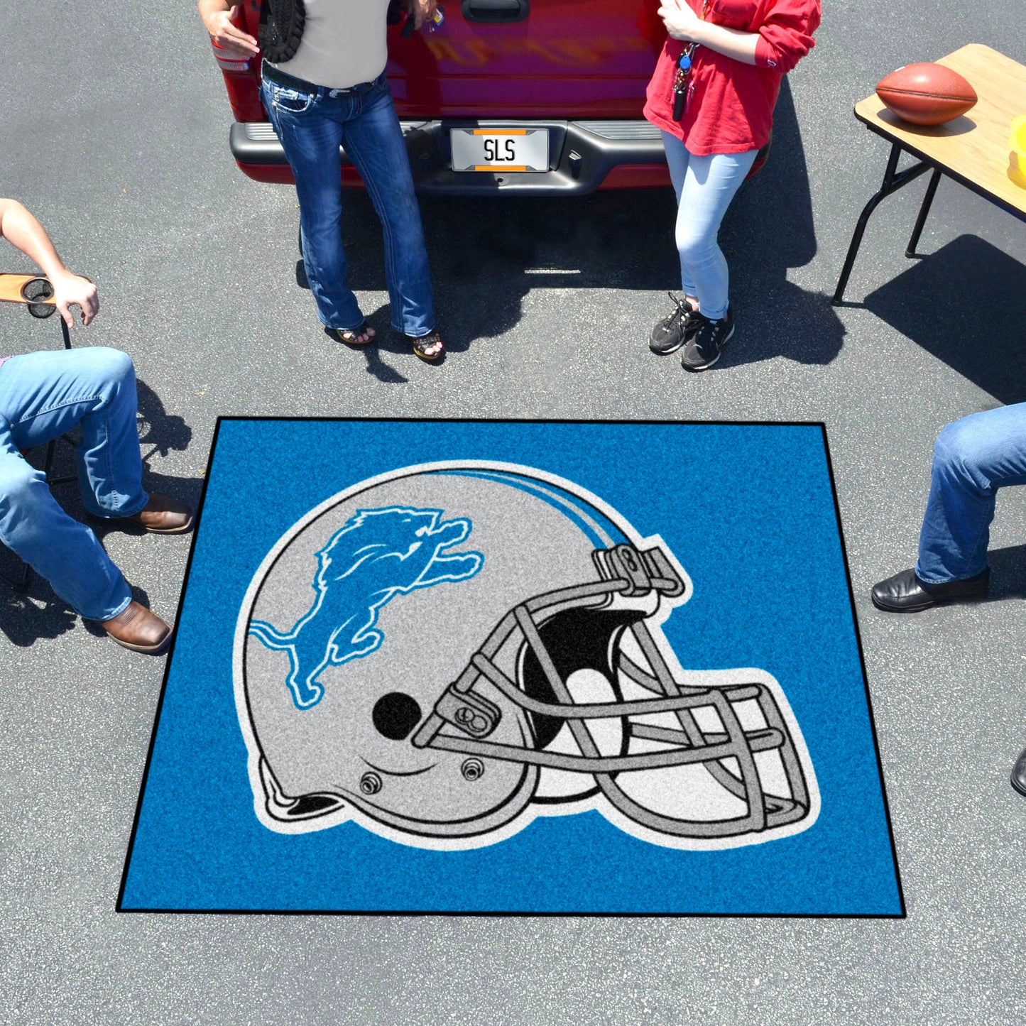 Detroit Lions Tailgater Rug - 5ft. x 6ft. - Lions Helmet Logo, Blue