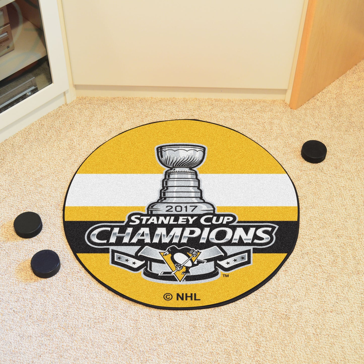 Pittsburgh Penguins 2017 NHL Stanley Cup Champions Hockey Puck Rug - 27in. Diameter