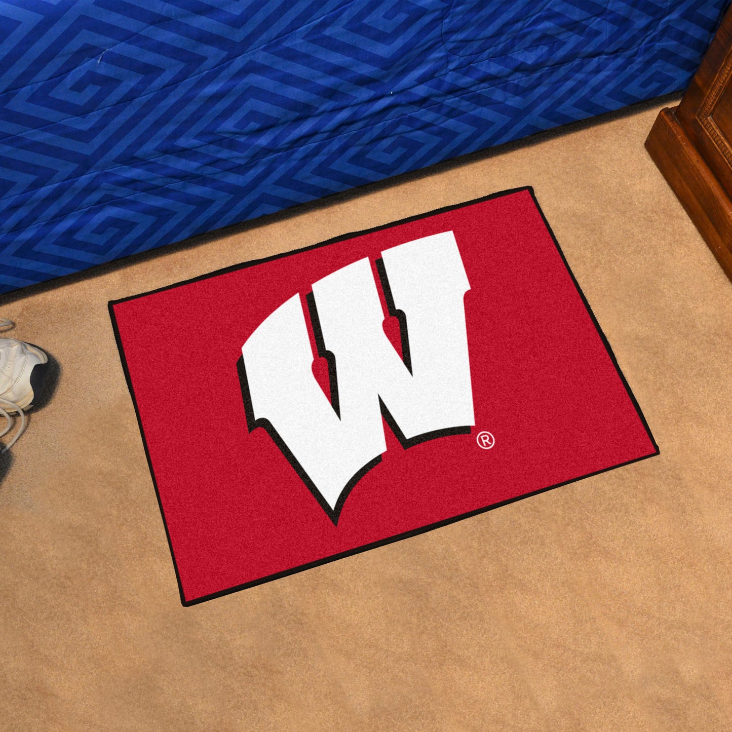 Wisconsin Badgers Starter Mat Accent Rug - 19in. x 30in. - W Primary Logo