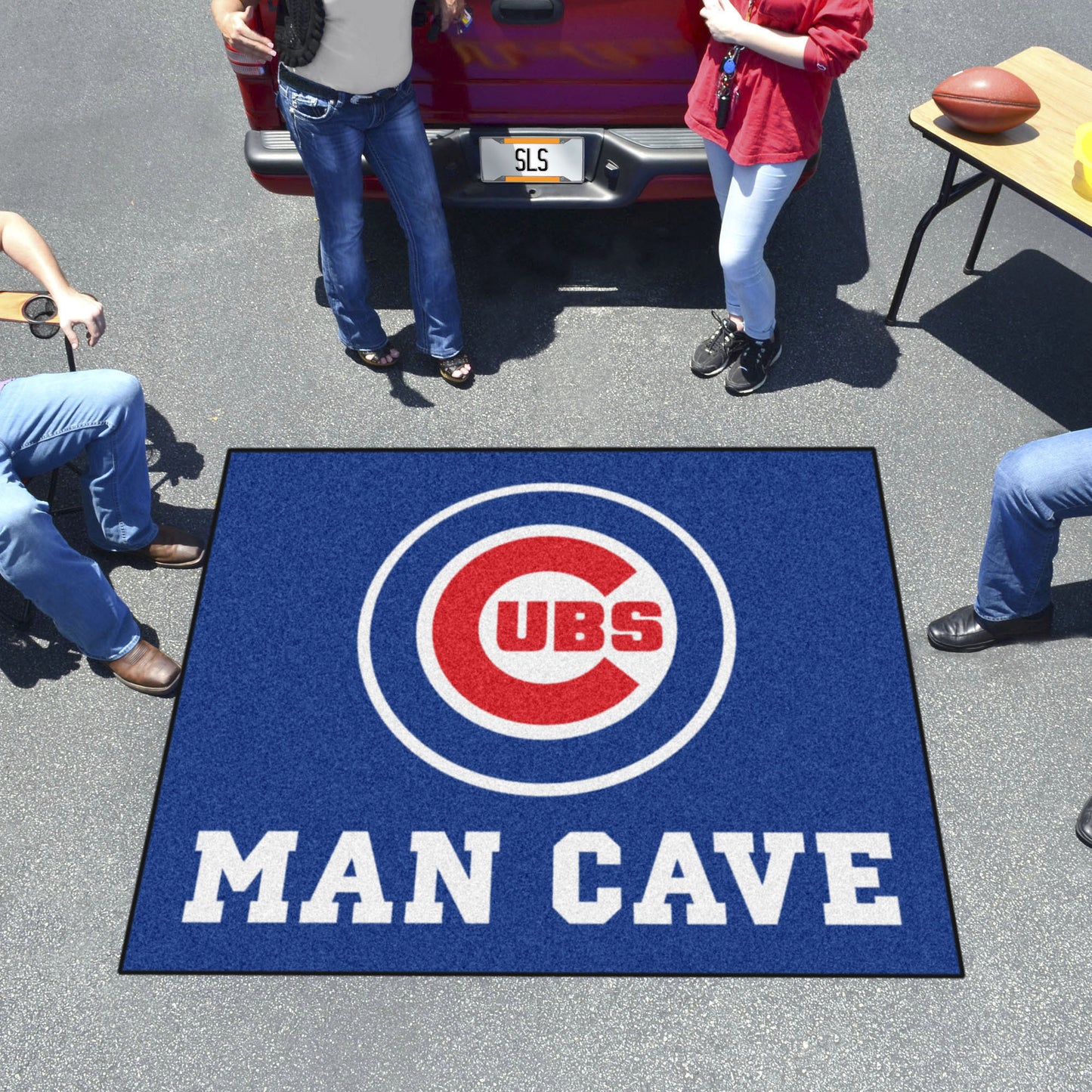 Chicago Cubs Man Cave Tailgater Rug - 5ft. x 6ft. - "Circular Cubs" Primary Logo