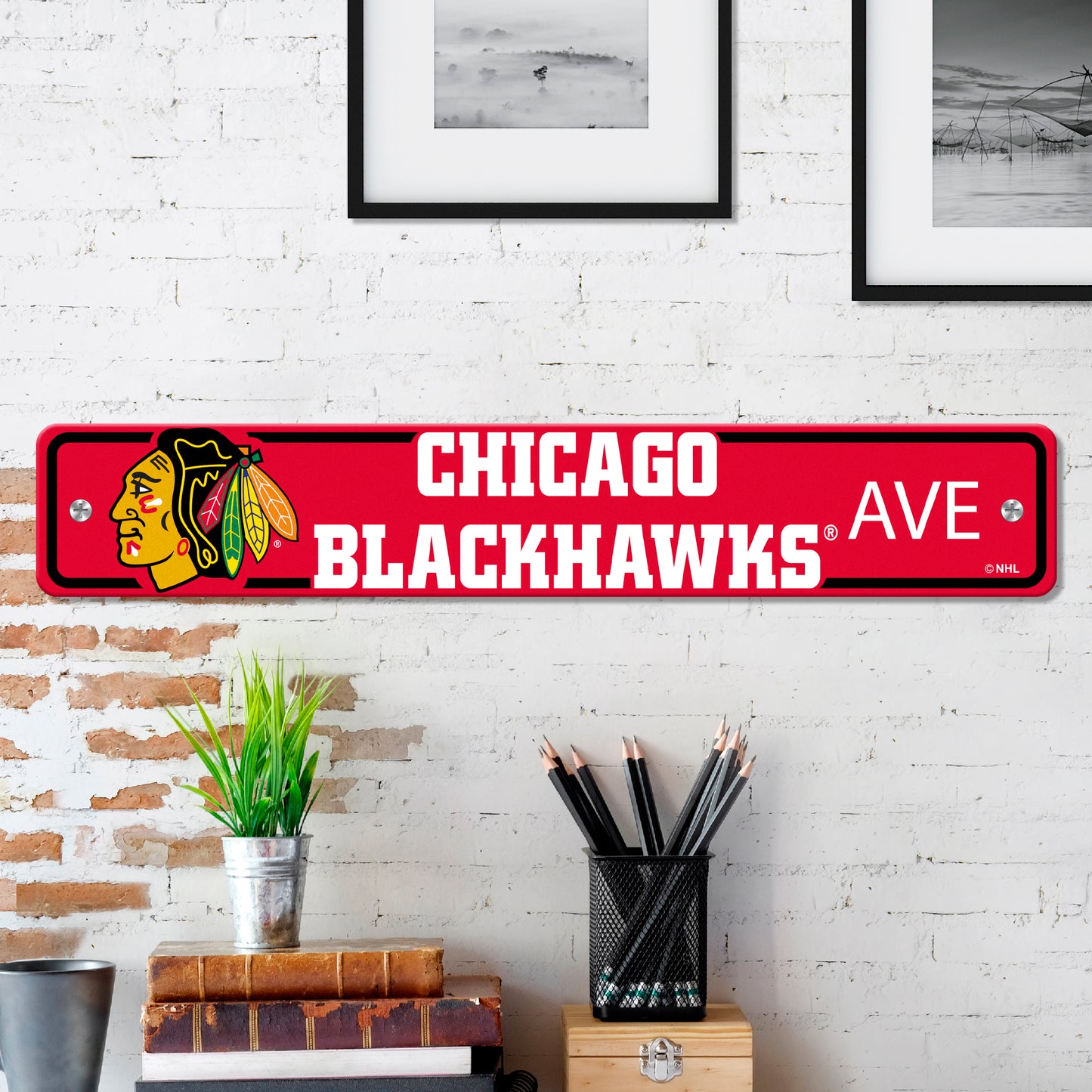 Chicago Blackhawks Team Color Street Sign Décor 4in. X 24in. Lightweight